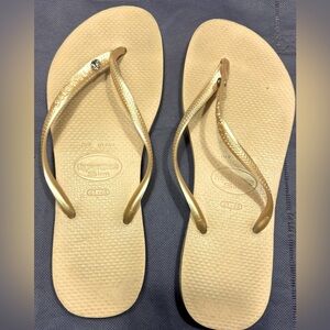 Havaianas Light Pink with Stone Size 9/10 Flip Flop